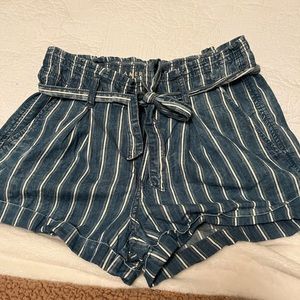 American Eagle paperbag shorts size 6